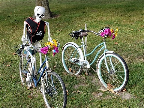 Halloween display on MKT bike trail